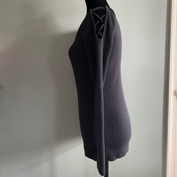 Stitches&Stripes Emmie Lace-Up Shoulder Cutout Pullover - Picture 5 of 14